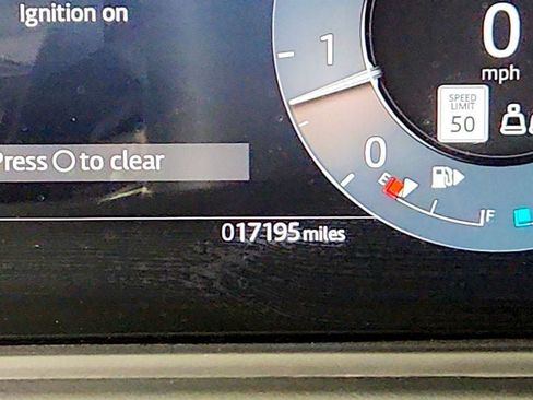 Used 2025 Land Rover Range Rover Velar S AWD/4WD image 15