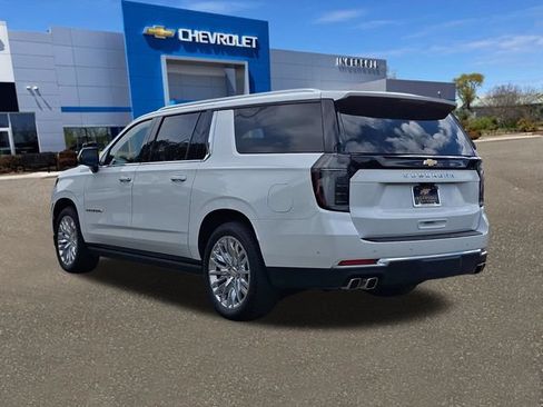 Used 2025 Chevrolet Suburban High Country AWD/4WD image 24