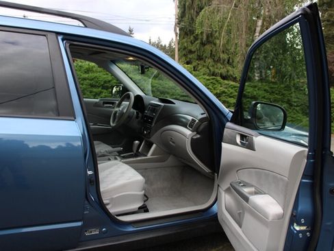 Used 2010 Subaru Forester 2.5X Premium w/ Popular Equipment Group 1A AWD/4WD image 14