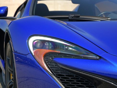 Used 2015 McLaren 650S Spider image 11