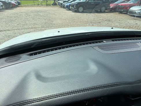 Used 2025 Jeep Compass Limited image 32