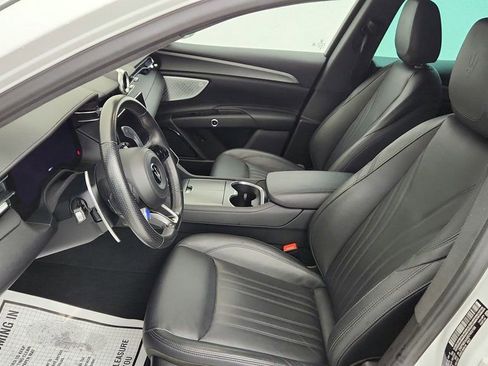 Used 2024 Maserati Grecale GT image 17