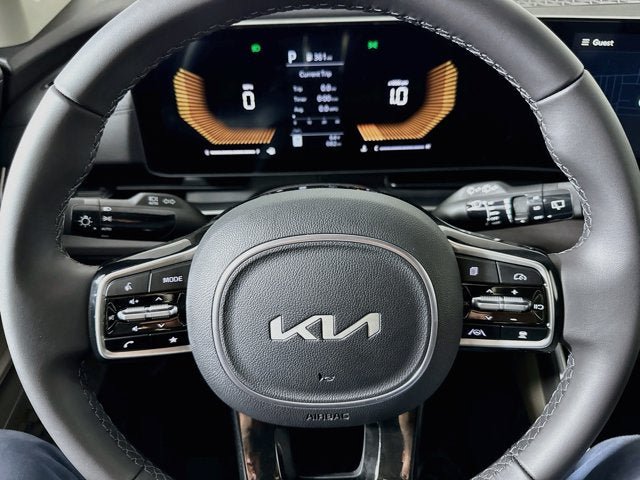 Certified 2026 Kia Carnival EX FWD image 11