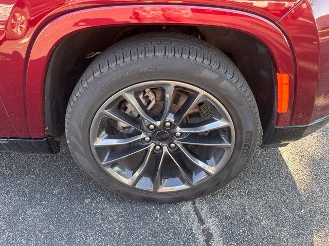 Used 2025 Jeep Grand Wagoneer Series III w/ Rear Seat Video Group 1 AWD/4WD image 12