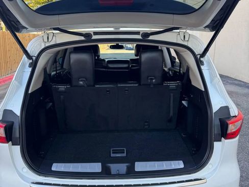 Used 2015 INFINITI QX60 3.5 Sport Utility 4D w/ Premium Package image 18