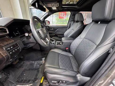 Certified 2025 Toyota Tacoma Limited AWD/4WD image 21