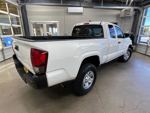 Used 2019 Toyota Tacoma SR image 5