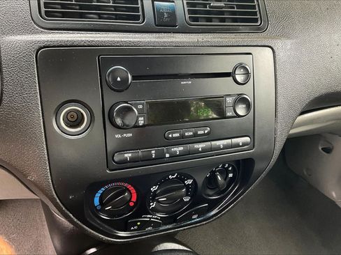 Used 2007 Ford Focus S FWD image 14