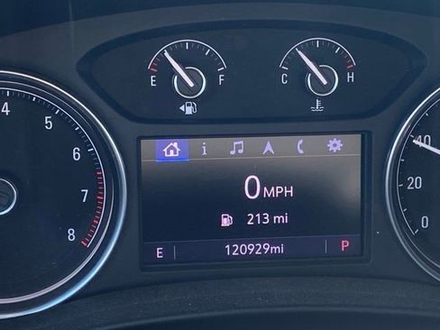 Used 2020 Buick Enclave Essence w/ Sound and Sites Package AWD/4WD image 5