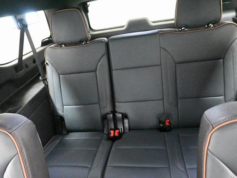 Used 2025 GMC Yukon XL AT4 w/ AT4 Premium Package AWD/4WD image 29