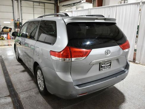 Used 2012 Toyota Sienna XLE FWD image 30