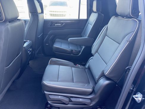 New 2026 GMC Yukon XL Elevation w/ LPO, Floor Liner Package image 12