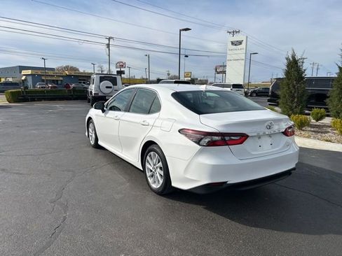 Used 2021 Toyota Camry LE image 8