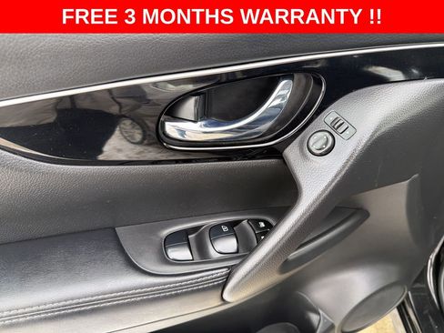 Used 2019 Nissan Rogue Sport SL w/ Premium Package image 12