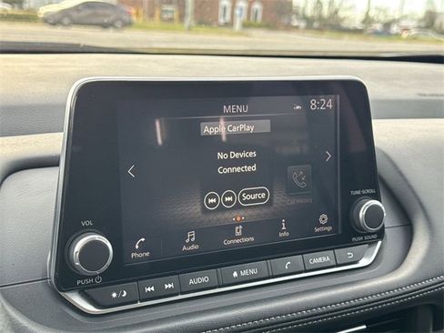 Used 2024 Nissan Rogue SV image 17