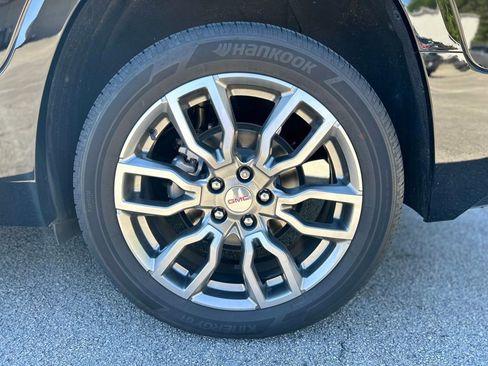 Used 2022 GMC Terrain Denali w/ Denali Premium Package AWD/4WD image 11