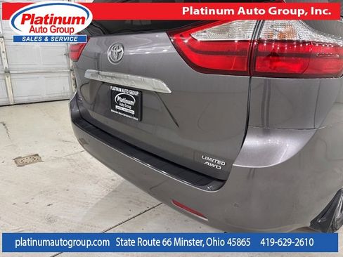 Used 2018 Toyota Sienna Limited Premium image 45