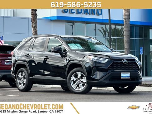 Used 2022 Toyota RAV4 XLE w/ Convenience Package image 1