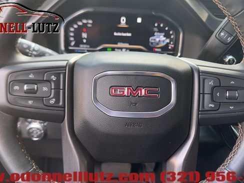Used 2025 GMC Sierra 2500 AT4 w/ AT4 Premium Plus Package AWD/4WD image 18