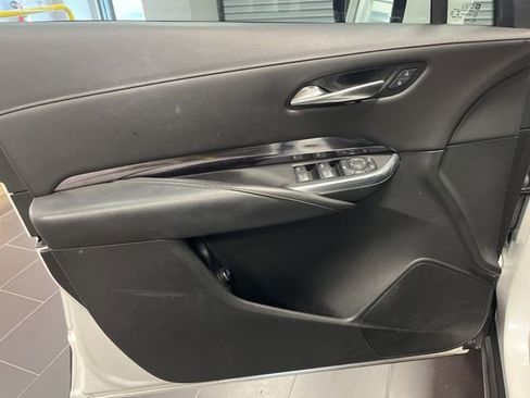 Used 2022 Cadillac XT4 Luxury w/ Cold Weather Package image 10