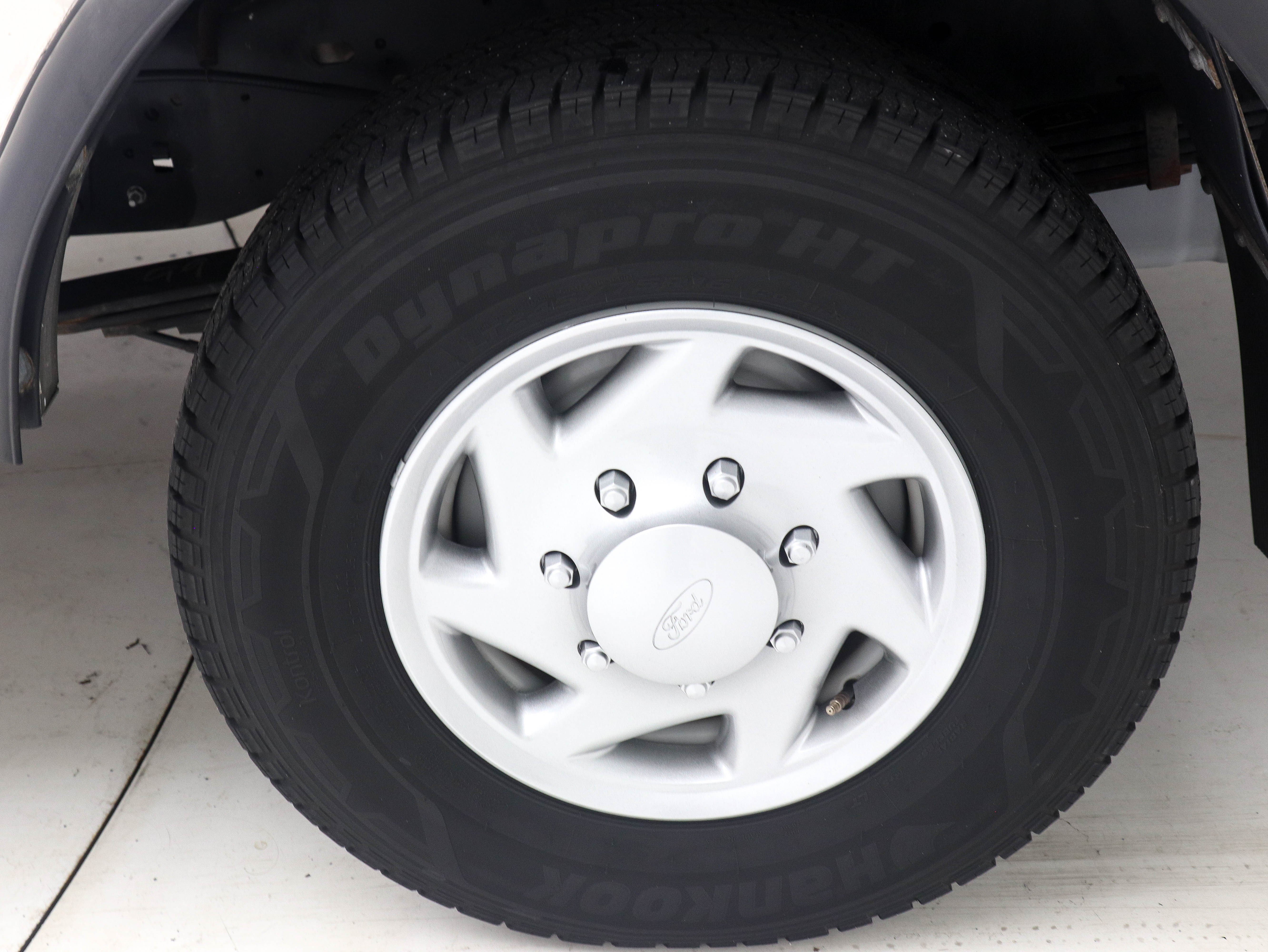Used 2023 Ford E-350 and Econoline 350 Super Duty RWD image 25