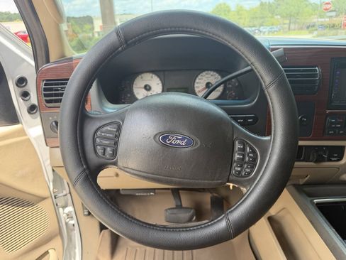 Used 2005 Ford F250 King Ranch AWD/4WD image 11