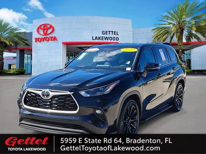 Certified 2022 Toyota Highlander LE