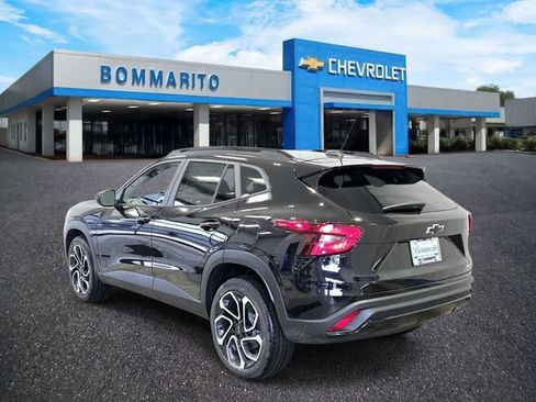 New 2026 Chevrolet Trax RS w/ Sunroof Package FWD image 3