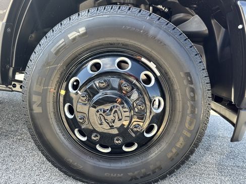 New 2026 RAM 3500 Big Horn AWD/4WD image 14