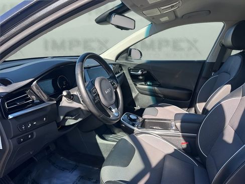 Used 2022 Kia Niro EX w/ Cold Weather Package image 9