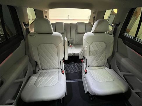 Used 2025 Volkswagen Atlas SEL Premium R-Line AWD/4WD image 27