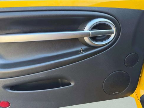 Used 2004 Chevrolet SSR w/ Preferred Equipment Group image 21