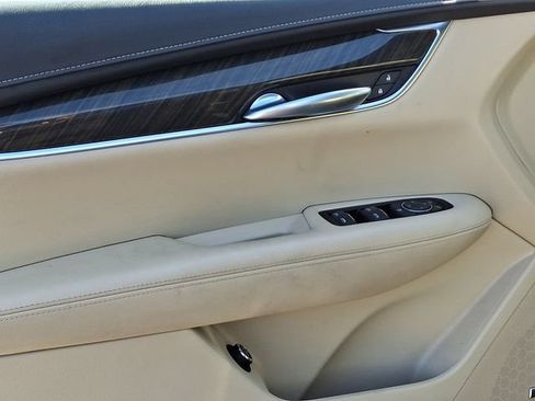 Used 2018 Cadillac XT5 AWD image 21