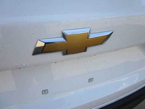 Used 2025 Chevrolet Trax LS FWD image 12