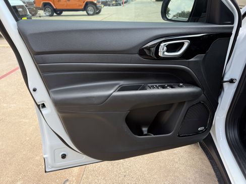 New 2025 Jeep Compass Limited w/ Sun & Sound Group image 12