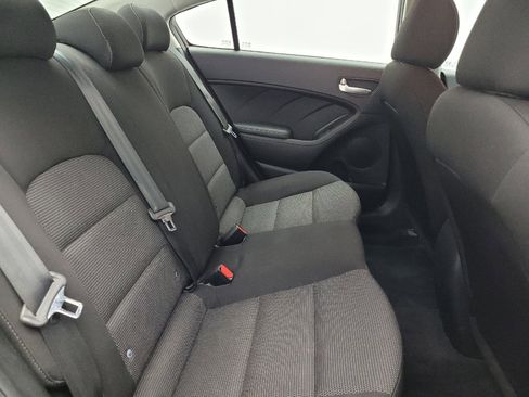 Used 2017 Kia Forte LX image 19
