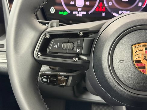 Certified 2026 Porsche Cayenne AWD/4WD image 21
