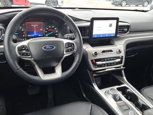 Used 2023 Ford Explorer XLT w/ Equipment Group 202A image 18
