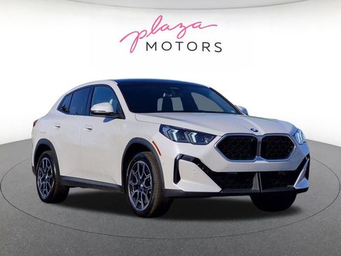 Certified 2025 BMW X2 xDrive28i AWD/4WD image 3
