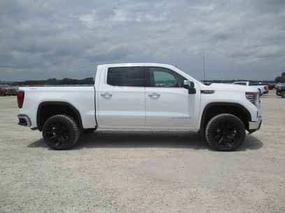 New 2026 GMC Sierra 1500 SLT w/ SLT Convenience Package