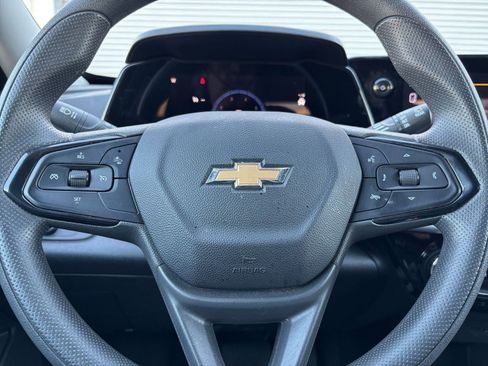 Used 2025 Chevrolet Trax LT image 27