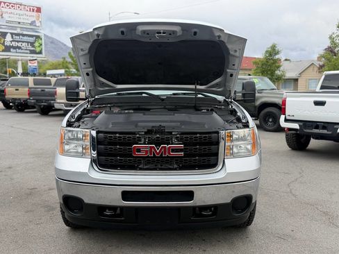 Used 2013 GMC Sierra 2500 W/T RWD image 2