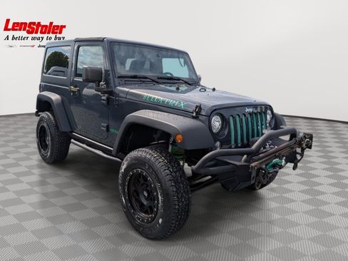 Used 2018 Jeep Wrangler Rubicon w/ Dual Top Group AWD/4WD image 7