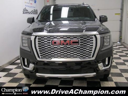Used 2022 GMC Yukon Denali AWD/4WD image 2