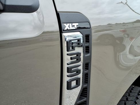 New 2026 Ford F350 XLT w/ FX4 Off-Road Package AWD/4WD image 13