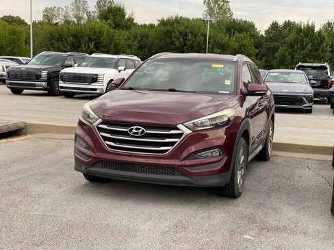 Used 2017 Hyundai Tucson SE Plus FWD image 3
