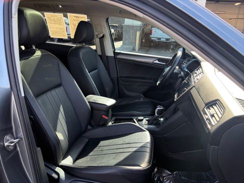 Used 2022 Volkswagen Tiguan SE AWD/4WD image 26