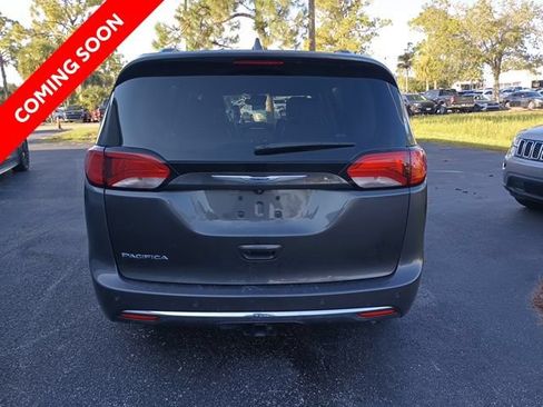 Certified 2020 Chrysler Pacifica Touring-L Plus w/ Tire & Wheel Group FWD image 8
