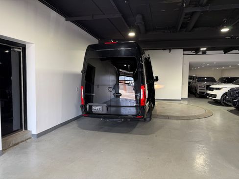 Used 2022 Mercedes-Benz Sprinter 3500 image 11