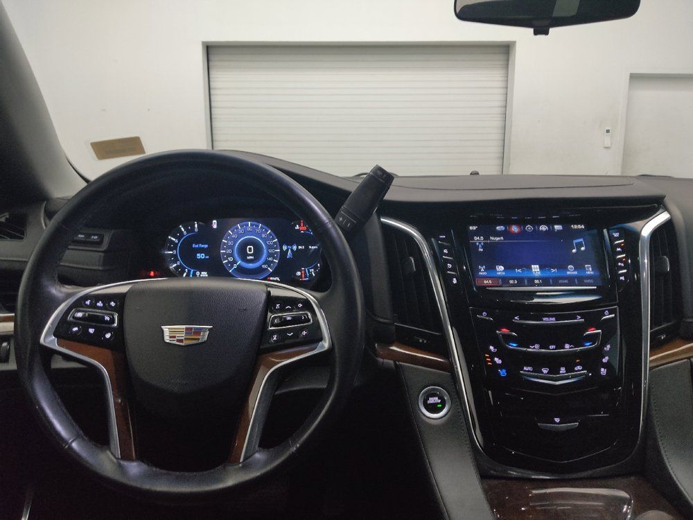 Used 2018 Cadillac Escalade Premium Luxury RWD image 22